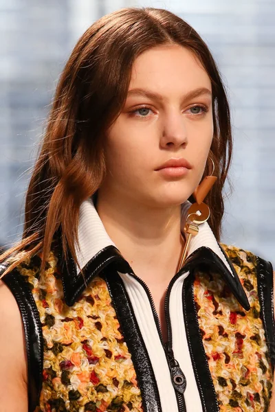 Look 120